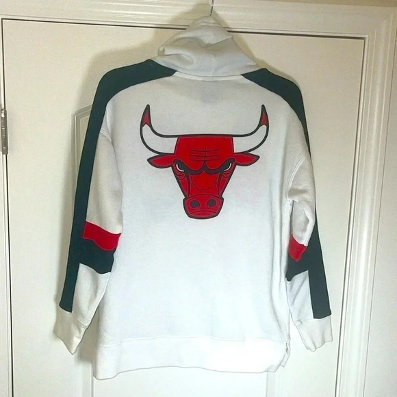 Vintage 1996 NBA Chicago Bulls Logo Sweatshirt  NBA Basketball - Size S - Picture 2 of 8